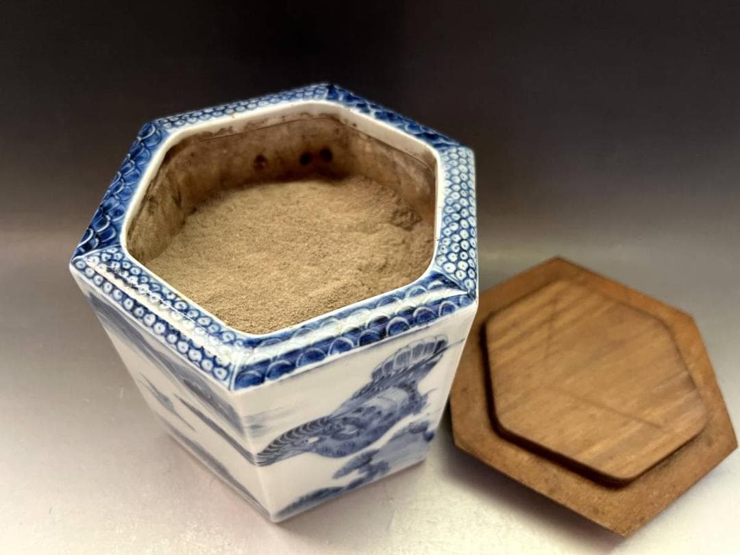 火入□染付六角火入れ 鷹 山水鳥紋 松 幾何学模様（江戸