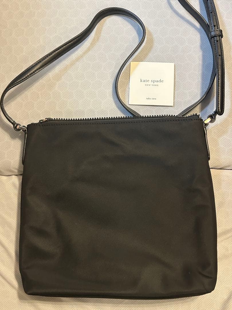 ケイトスペード　ショルダーバッグ　ナイロン　ブラック　スペード　ロゴ