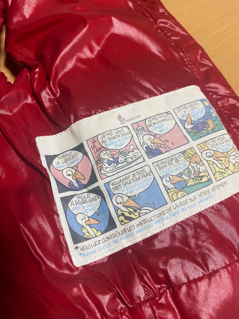 お*ん様 モンクレール　MONCLER ダウンベスト　赤　キッズ　可愛い　2y