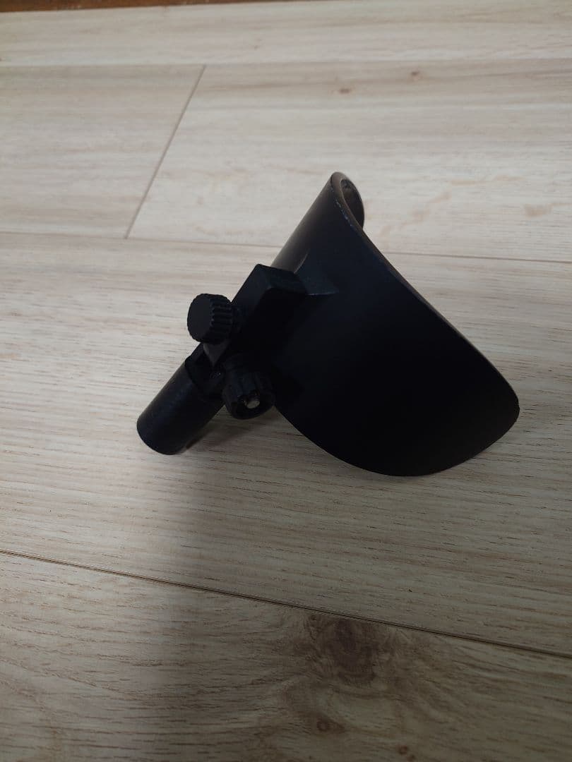 WoodWindDesign(オランダ)のバスクラリネット用カーボンスタンド