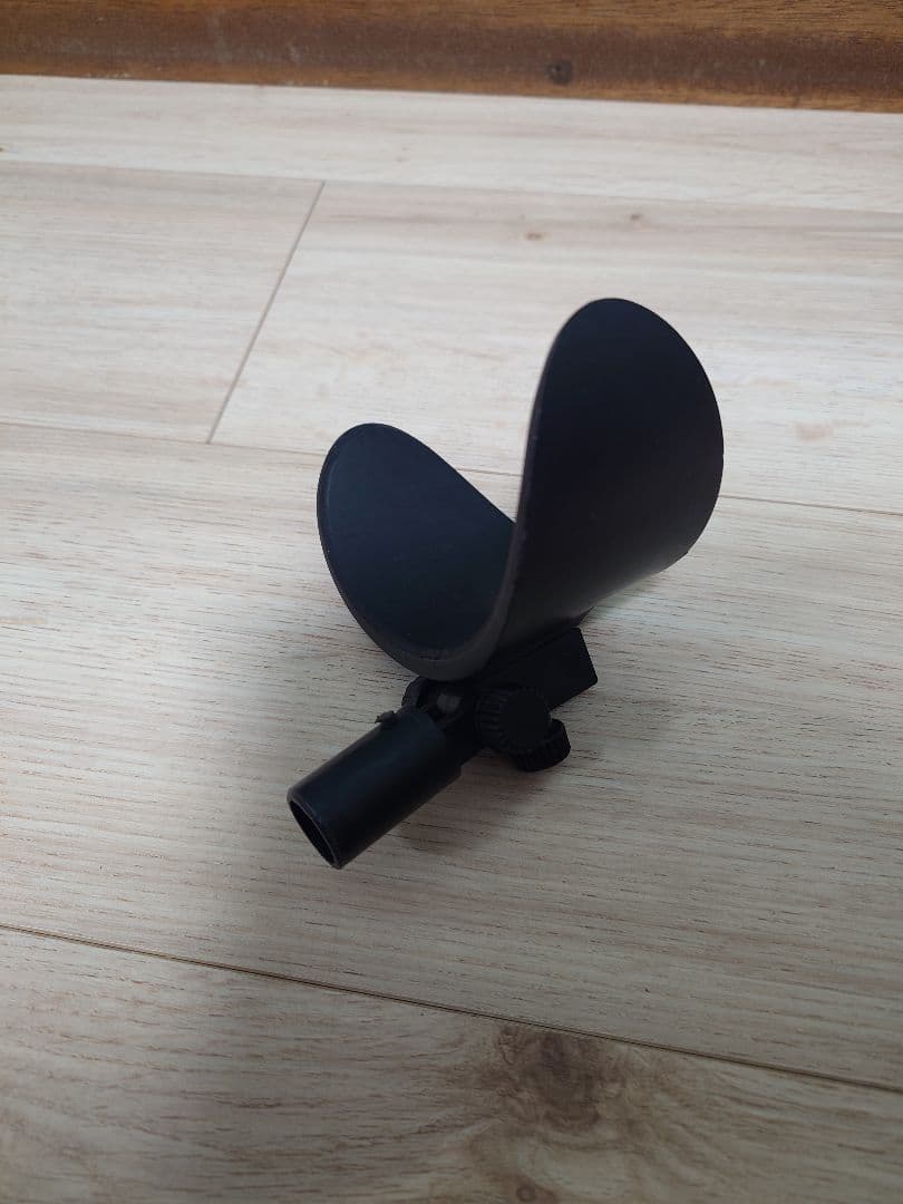 WoodWindDesign(オランダ)のバスクラリネット用カーボンスタンド