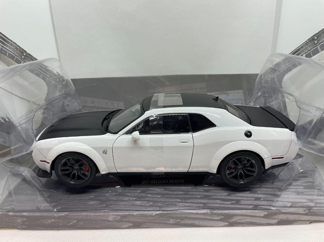 302-013 ソリド 1/18 ダッジ チャレンジャー SRT HELLCAT