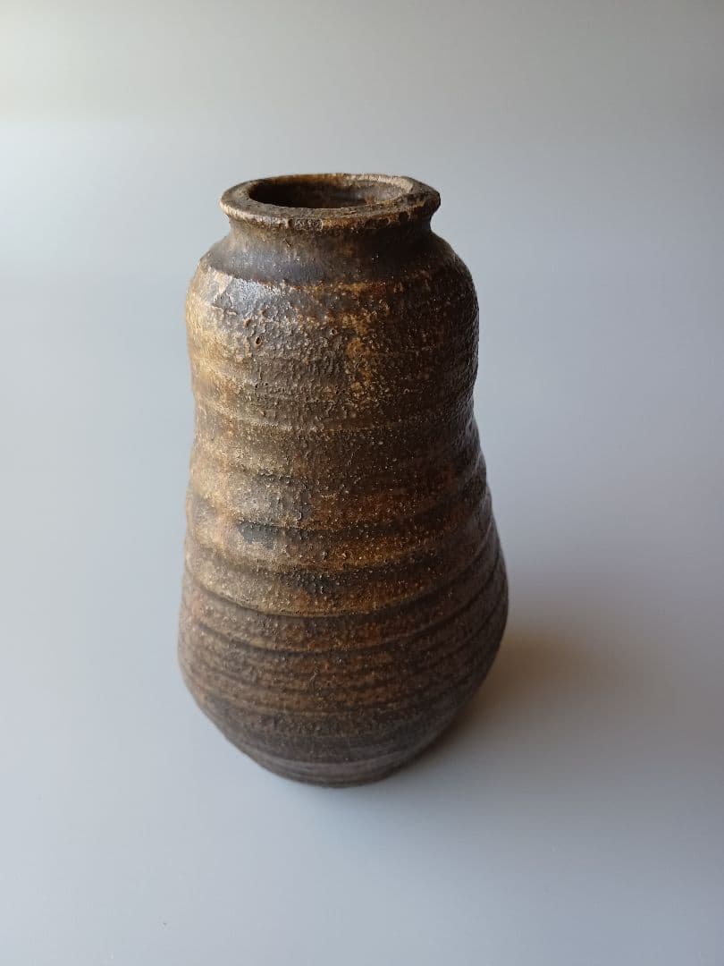 一輪挿し　小さな　花入　桐箱入　土味　野の花