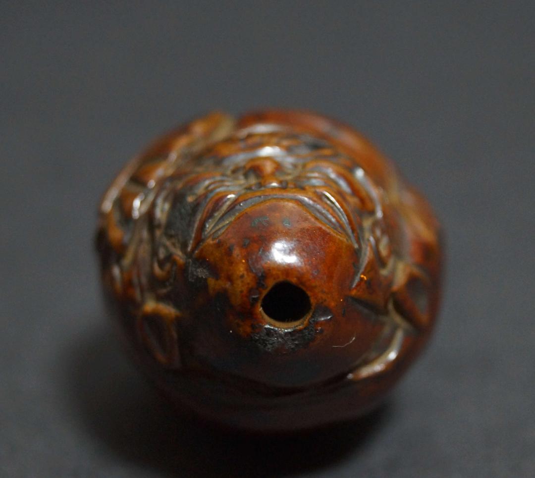 清 胡桃彫 細工彫り『達磨像』根付 種彫り緒締玉 提げ物 装飾品 長さ