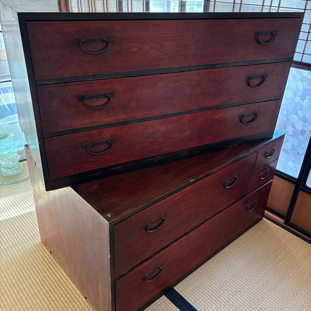 アンティーク 飴色のツヤ美しいシンプル和箪笥 たっぷり収納