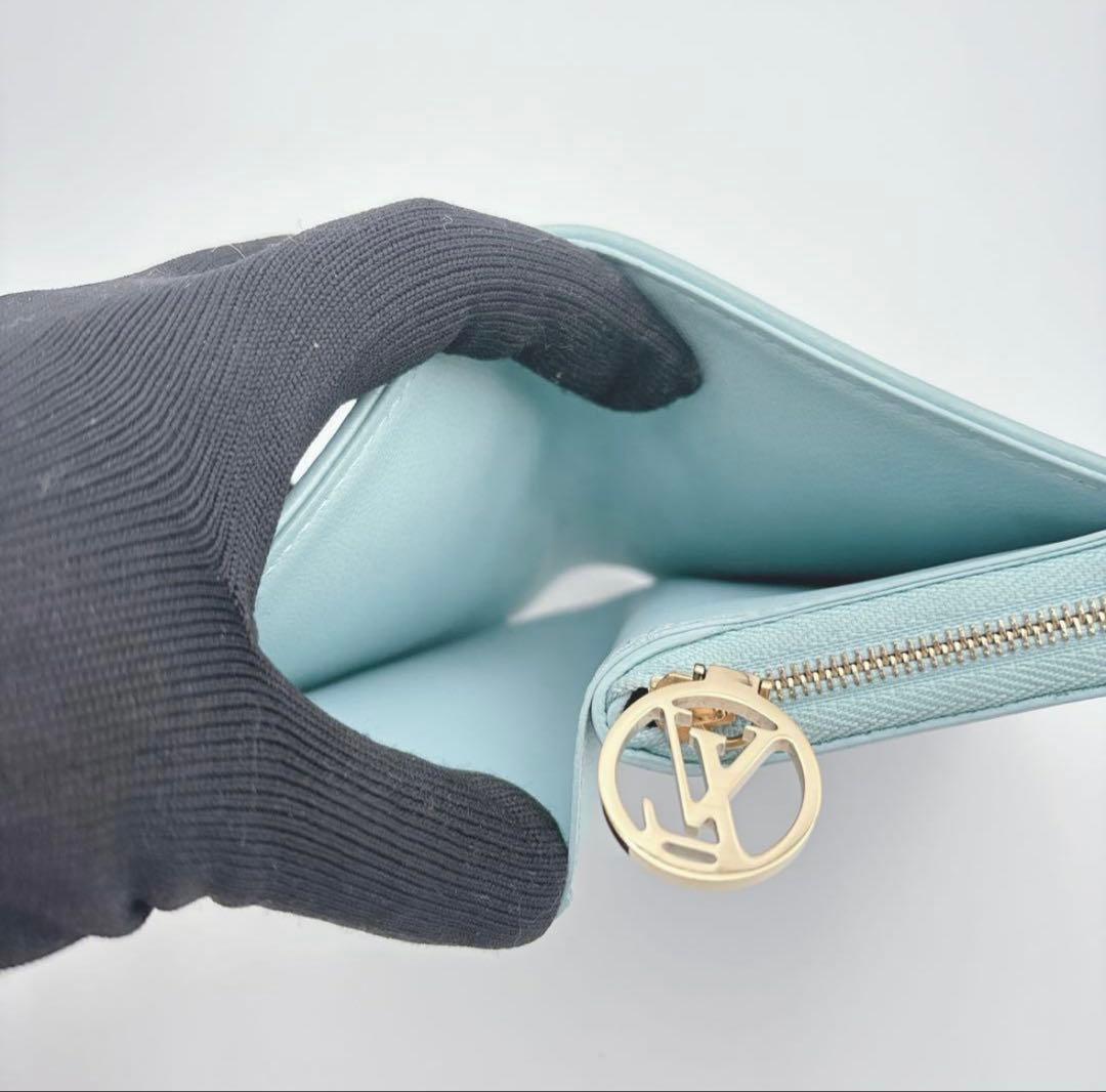 【極美品　限定色】ルイヴィトン ポルトフォイユ ルー 折り財布 エンボス 水色