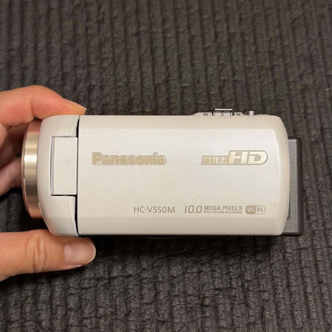 ビデオカメラ　Panasonic HC-V550M