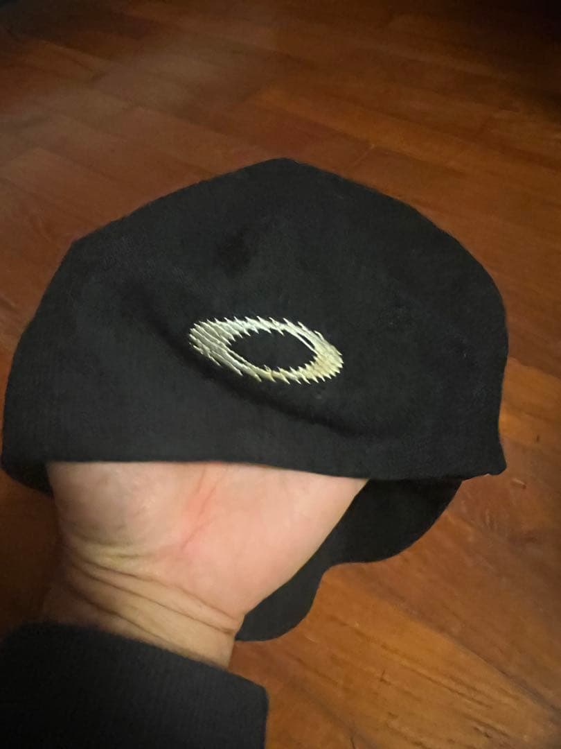 黒いウールベレー帽