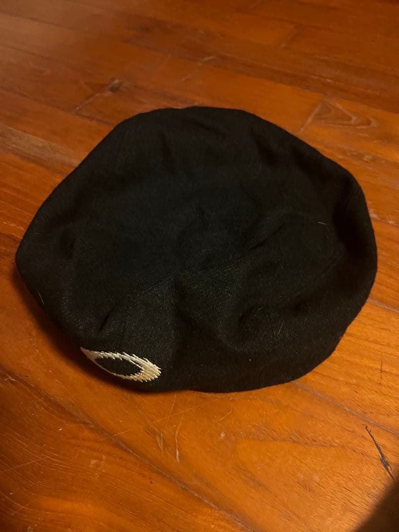黒いウールベレー帽