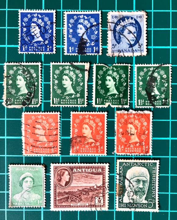 エリザベス女王他各種切手 13枚セット 9440 外国切手 香港 1973年~ エリザベス女王2世 12枚 レア - メルカリ