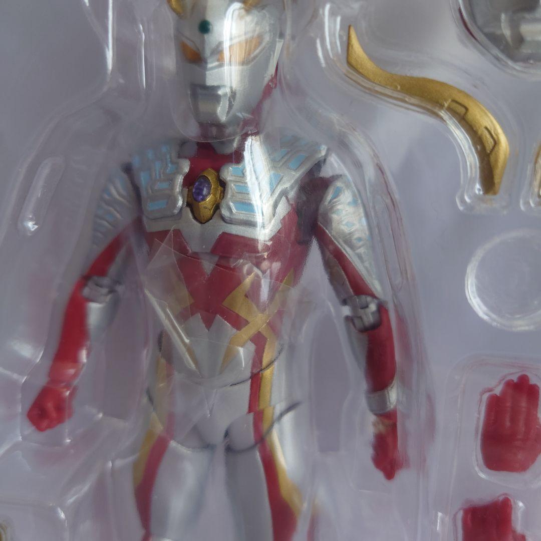 ゼ*ン様 S.H.Figuarts ウルトラマンゼロ ストロングコロナ 2体セッ