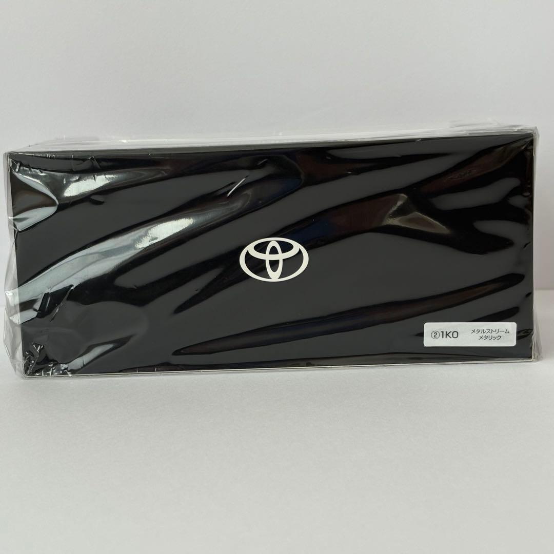 トヨタ博物館購入 新型 カローラクロス 後期 メタルストリームメタリック