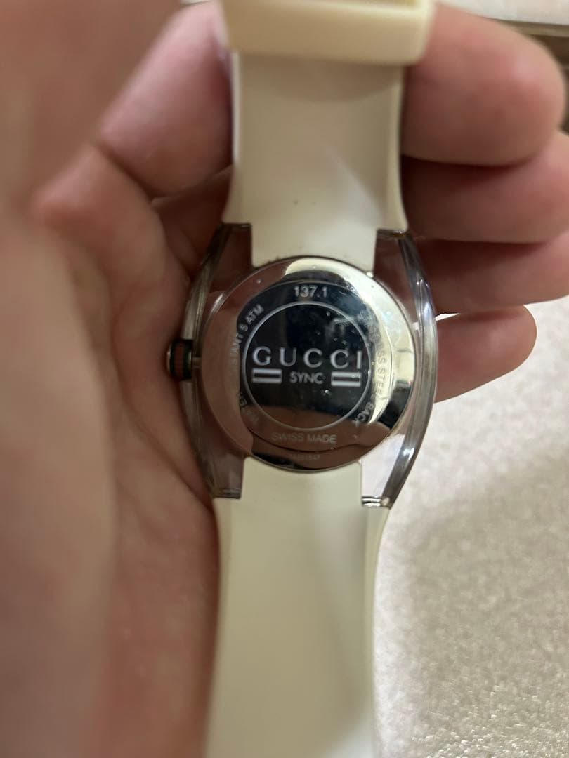 GUCCI ホワイトラバーベルト腕時計 二千円まで値下げ可能