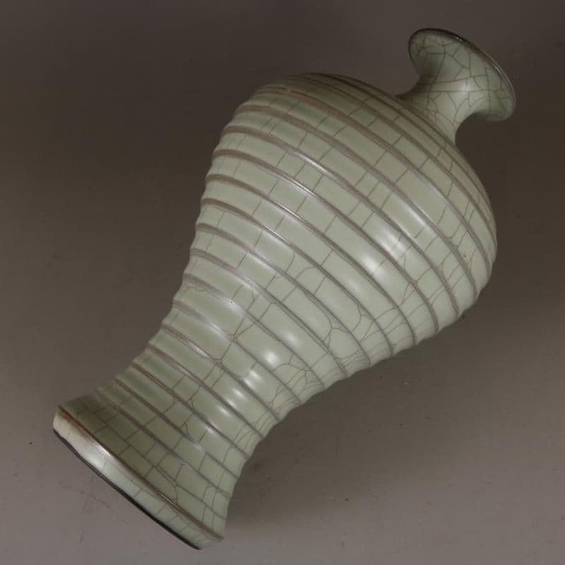 宋官窯汝窯螺旋紋梅瓶 景徳鎮 陶磁器 装飾品 現代工芸品美術品 置物