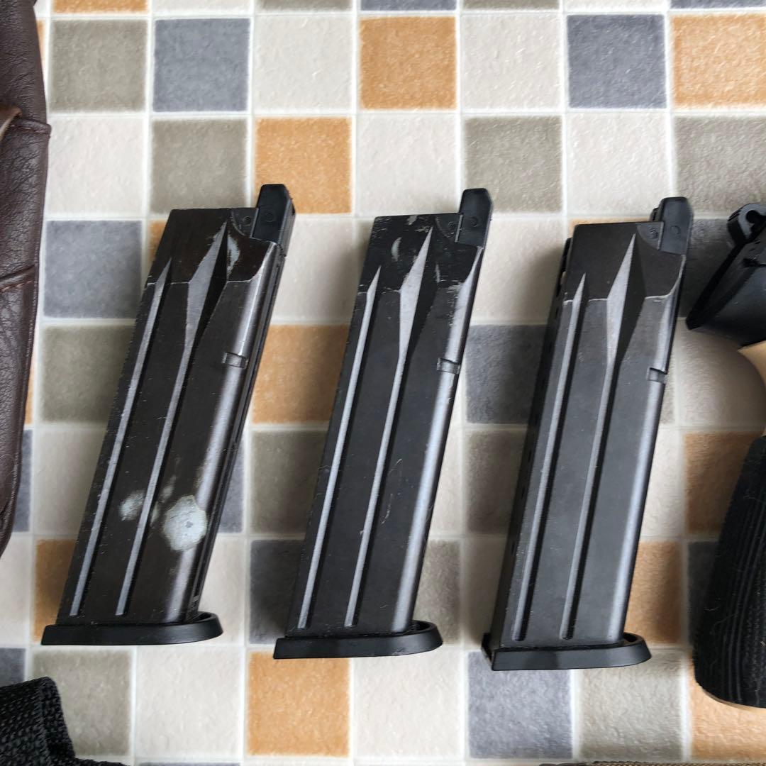 【送料無料】【説明必読】東京マルイ ベレッタPX4 マガジン3本付き+α