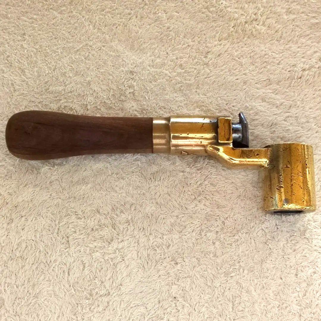 鉄道関連グッズ：鉄道運転士 鉄道ブレーキハンドル 三菱製ブレーキハンドル　当時物