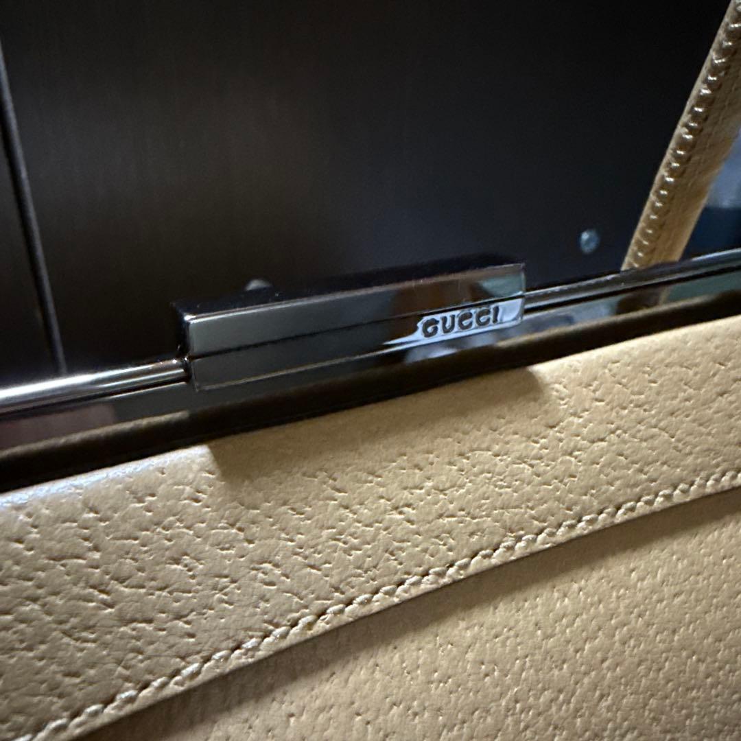 美品　グッチ　ハンドバッグ　がま口　成人式 レザー　ベージュ GUCCI ロゴ
