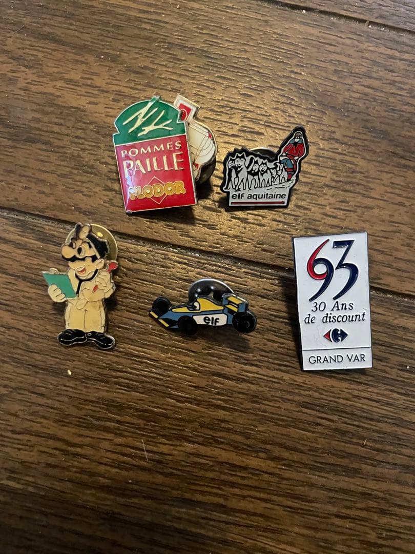 パリで購入 企業ノベルティピンバッジ34点 パリで購入 企業ノベルティ