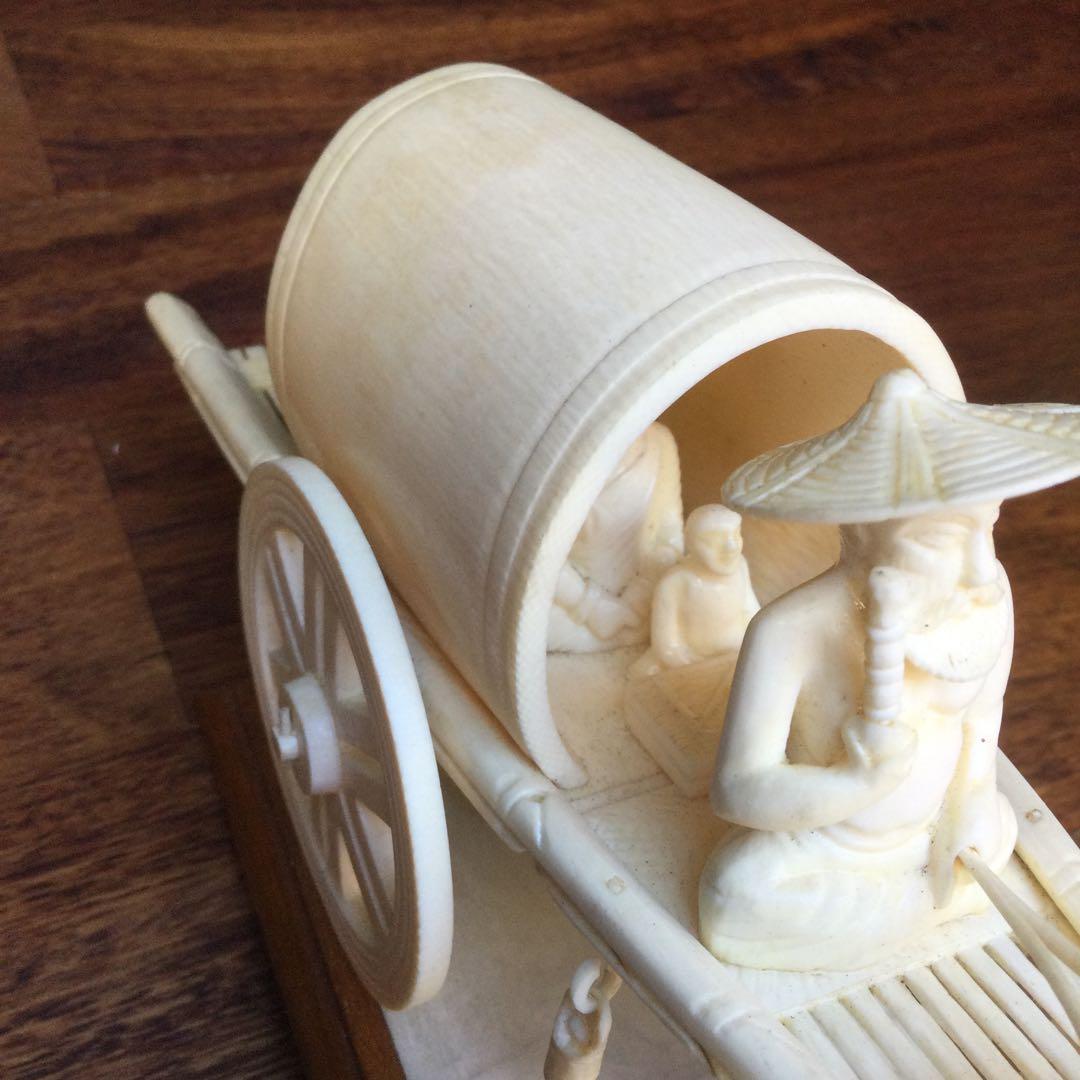 置物、牛車 天然素材 象牙調