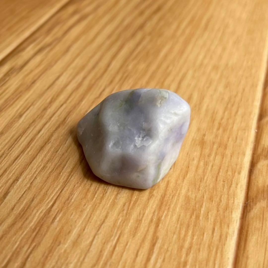 希少! 糸魚川 妖精ラベンダー 翡翠原石 ひすい 海岸採取 - メルカリ