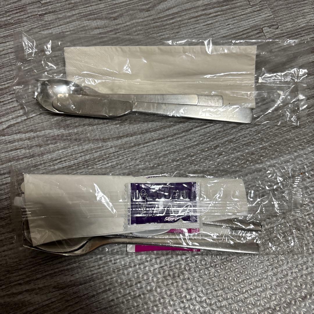 アシアナ航空 & タイ国際航空機内食用ナイフフォークセット - メルカリ