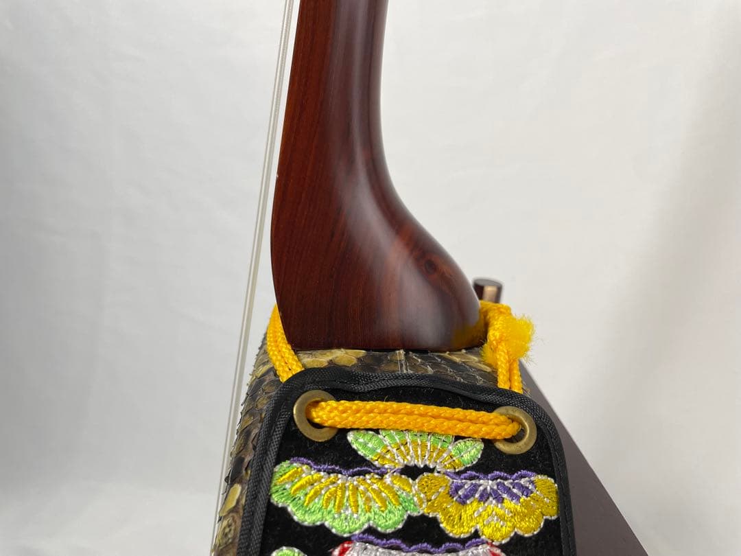 沖縄三線 宮古木工芸 本皮1枚張り 極上パドック棹 - メルカリ