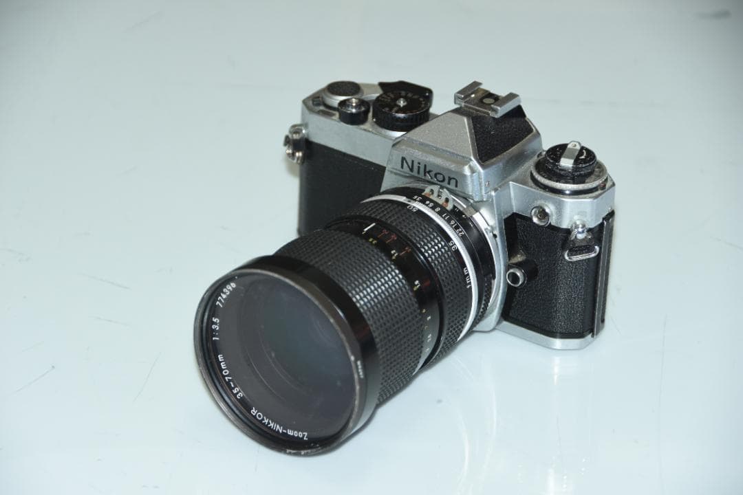 Nikon 一眼レフカメラ FE Zoom-Nikkor３5-70mm Nikon FE & Zoom-Nikkor 35-70mm f/3.3-4.5 - Film Camera