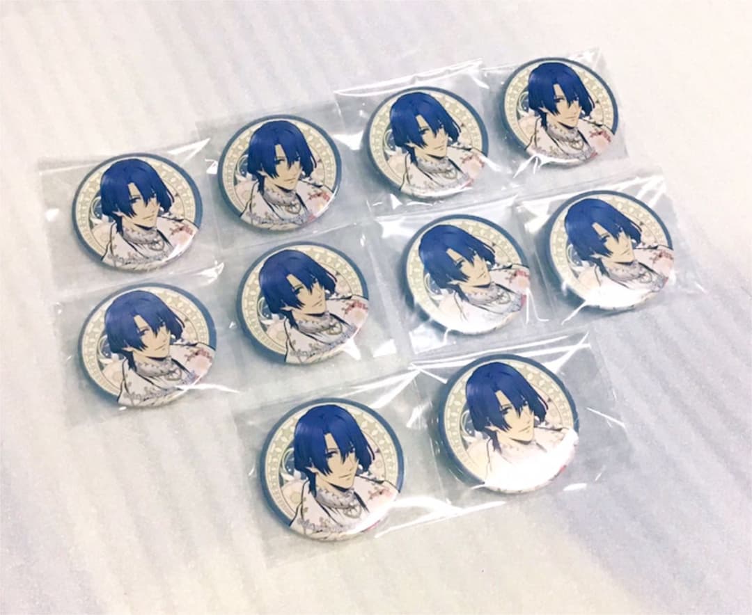 新品】くらっくじ REBORN 沢田綱吉 アクリルスタンド 缶バッジ バラ売可