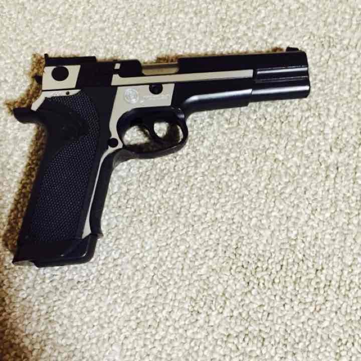 エアガン、電動サブマシンガン3点セット ケース付き バラ売り可 値下げしました！