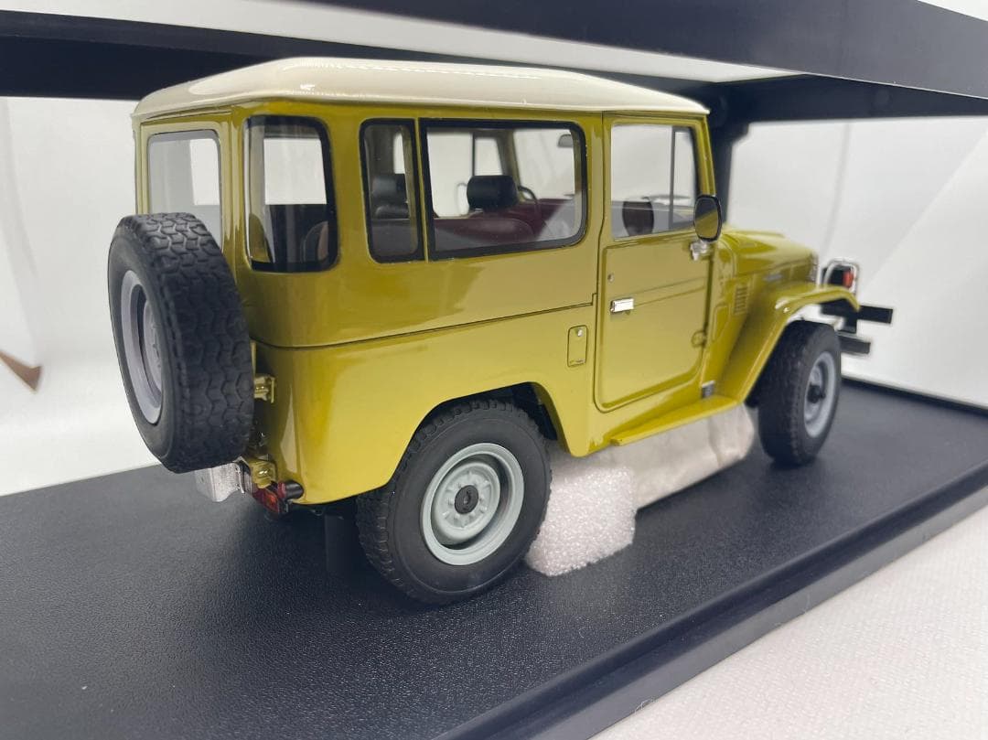 Cult 1/18 トヨタ ランドクルーザー LAND CRUISER 40