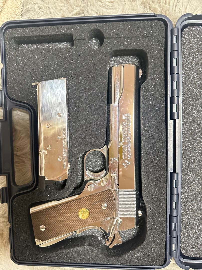 コルトガバメント 1911 クロームモデル コルトガバメント 1911 クロームモデル