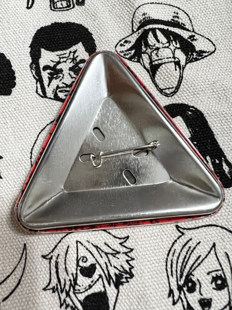 東京ワンピースタワー限定 トンガリバースデー缶バッジ ドフラミンゴ