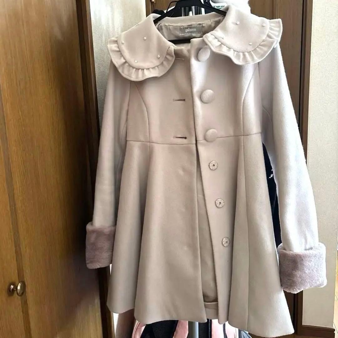 pium ピウム ビジューカラードーリーフレアコート ピンク