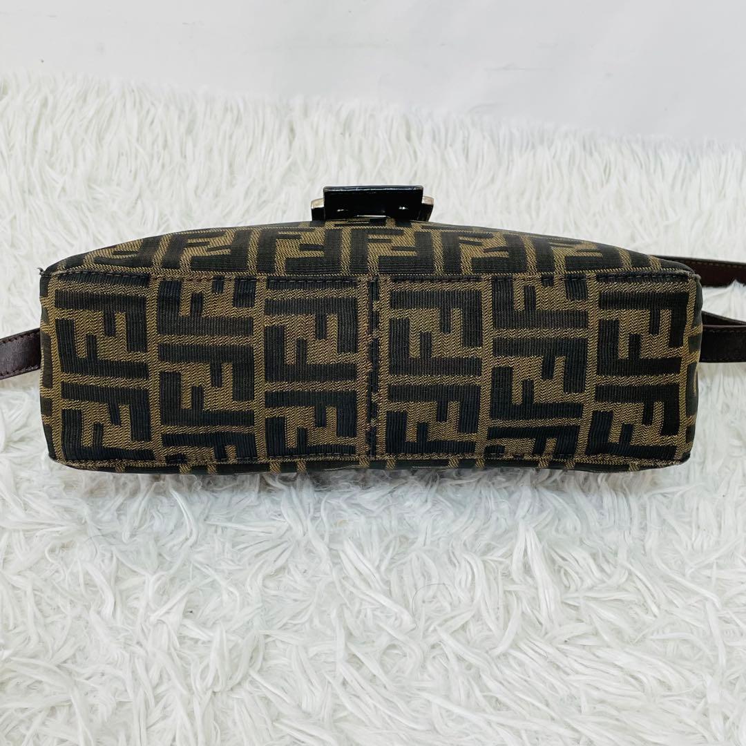 フェンディ　マンマバケット　ハンドバッグ　ショルダーバッグ　ズッカ柄