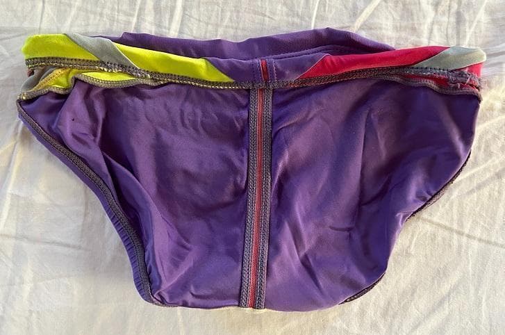 ☆超カッコいいデザイン＆カラー！arena（アリーナ）製 競泳用水着（競