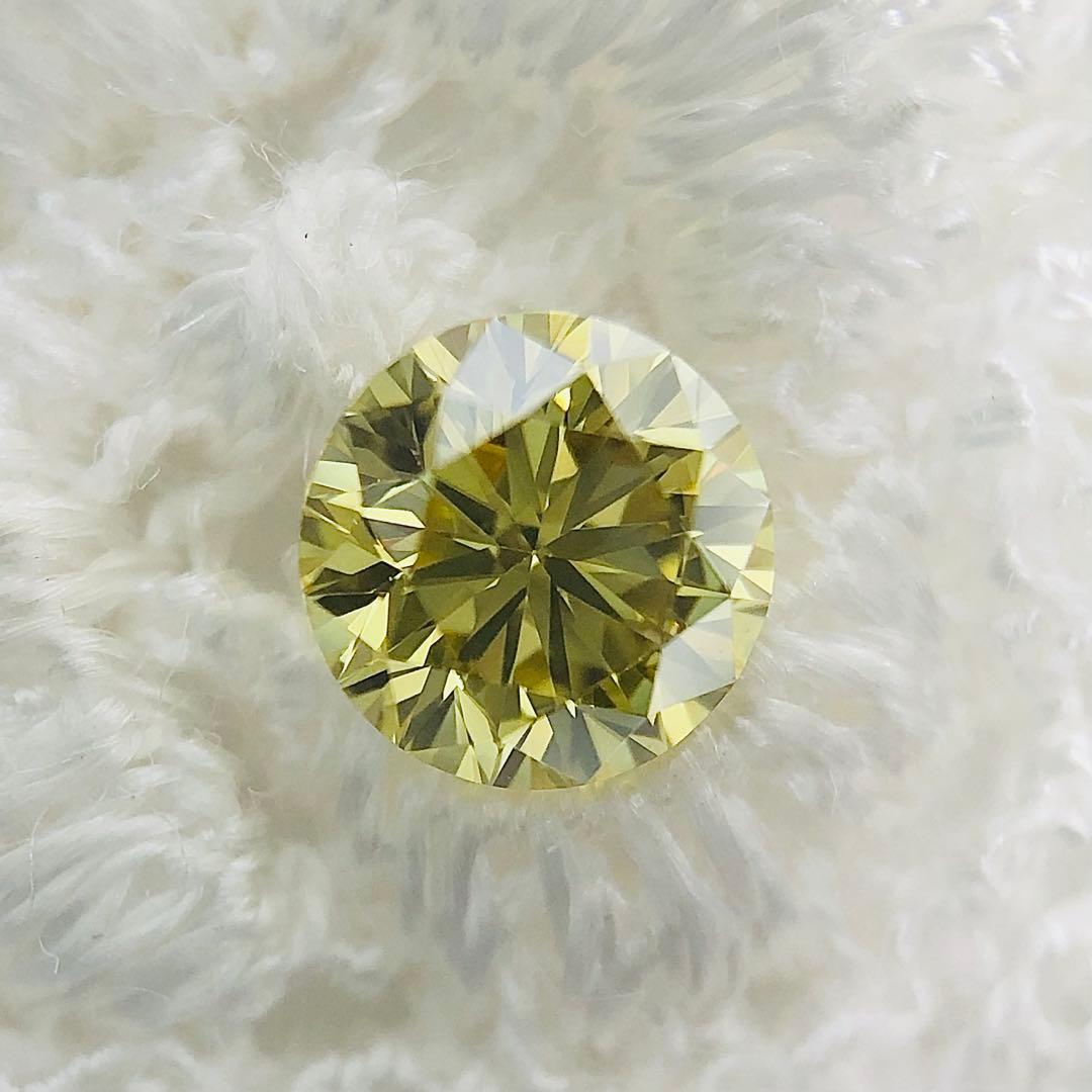 アクセサリー 0.365ct F. Deep Brownish Greenish Yellow