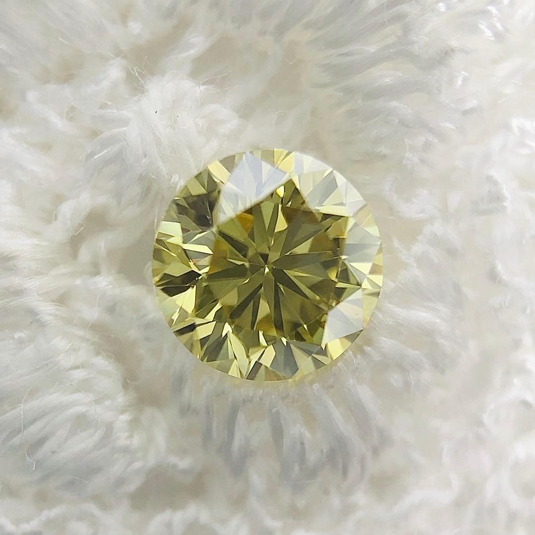 アクセサリー 0.365ct F. Deep Brownish Greenish Yellow