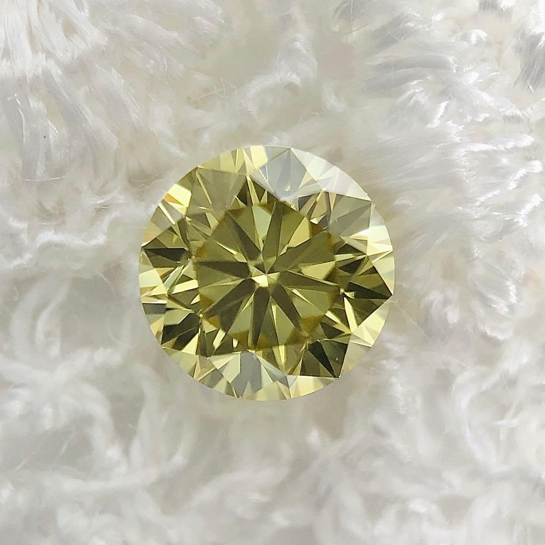 アクセサリー 0.365ct F. Deep Brownish Greenish Yellow