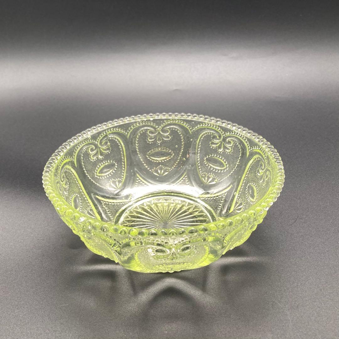 ウランガラス 鉢