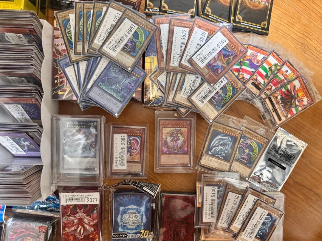遊戯王　引退　まとめ売り　1000枚以上　9割以上光り物