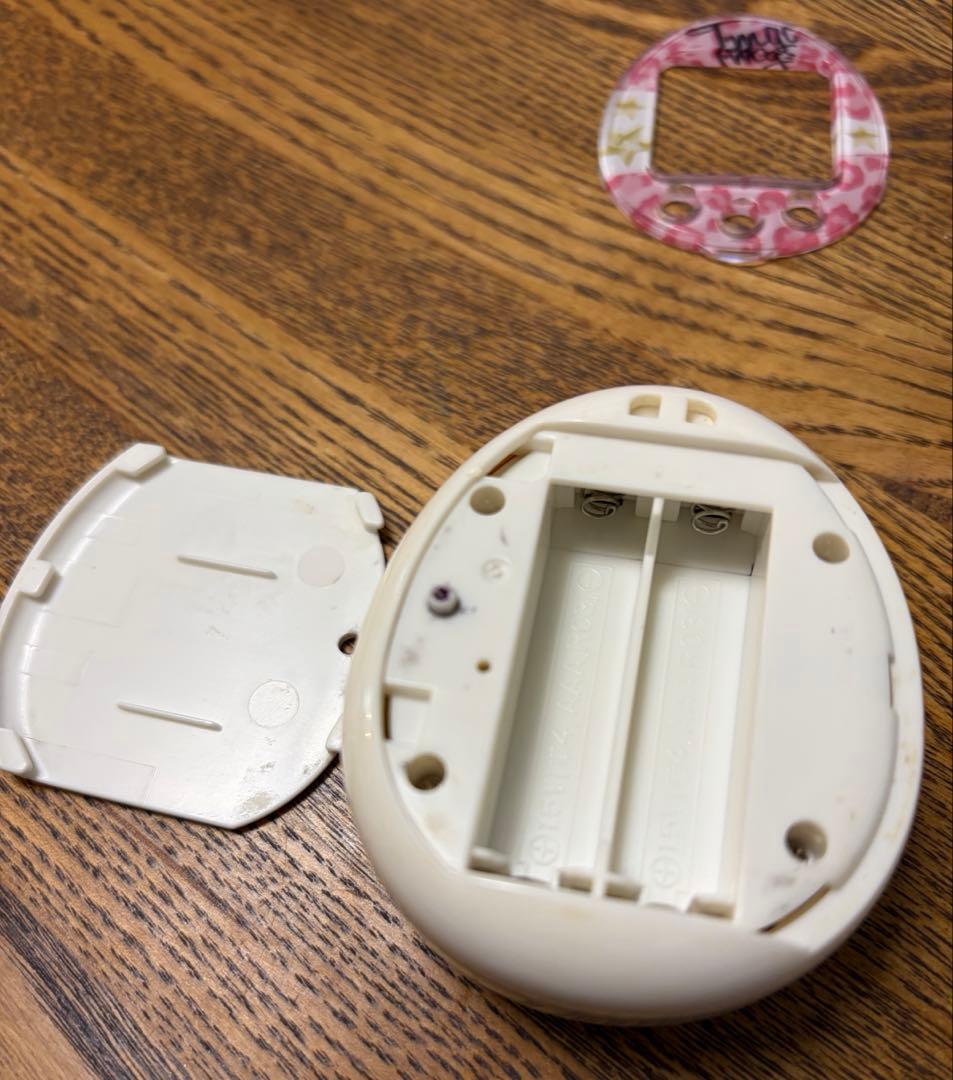 たまごっち Tamagotchi 4U おまけ付き（ホワイト）