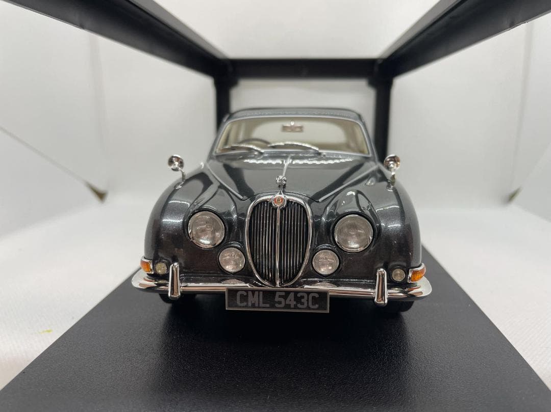 104-047 Cult 1/18 ジャガー S-Type Grey