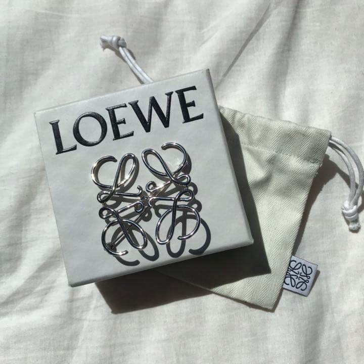 ロエベ LOEWE ブローチ 【公式通販】 ロエベ ブローチ