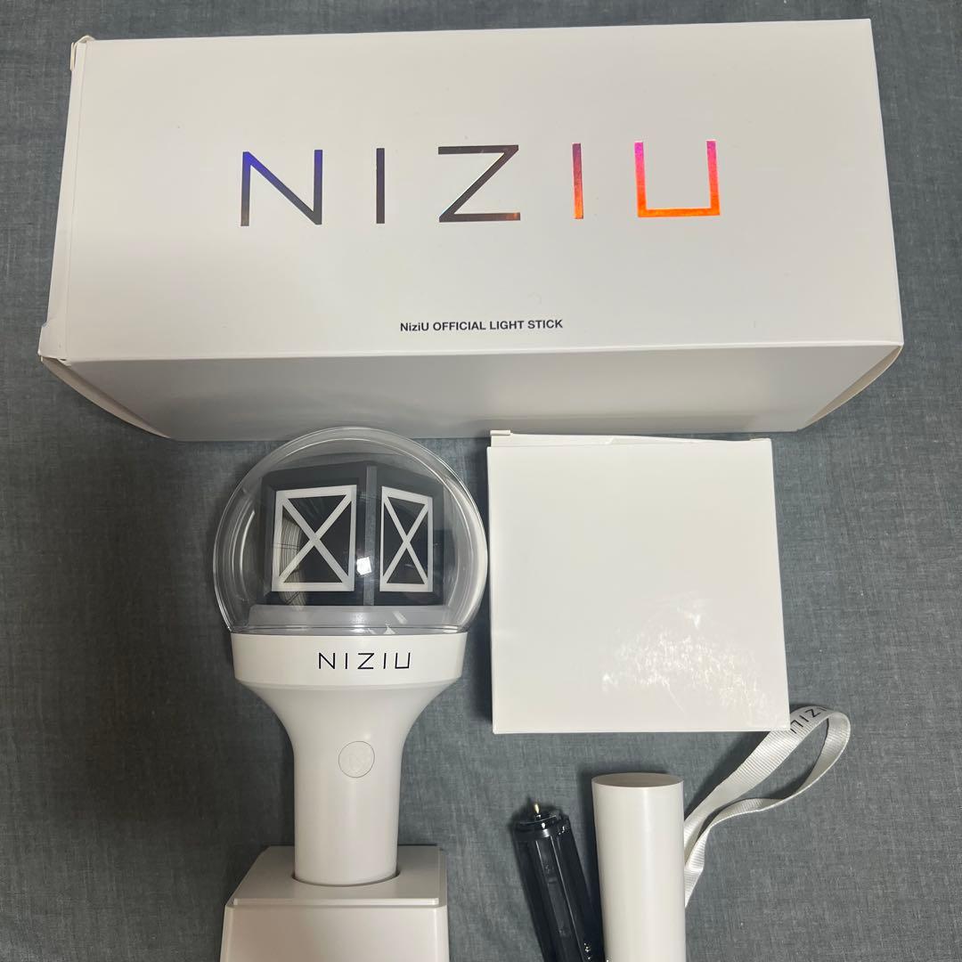 即購入可】NiziU ペンライト