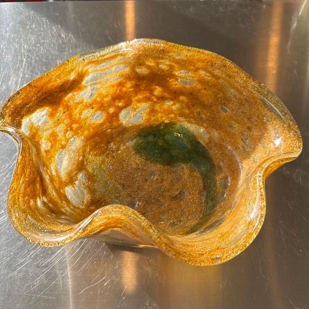 稲嶺盛吉氏.宙吹きガラス.茶泡ガラス.深皿 稲嶺盛吉さんのガラス茶泡深皿(約15cm) 稲嶺盛吉さんのガラス茶泡深皿