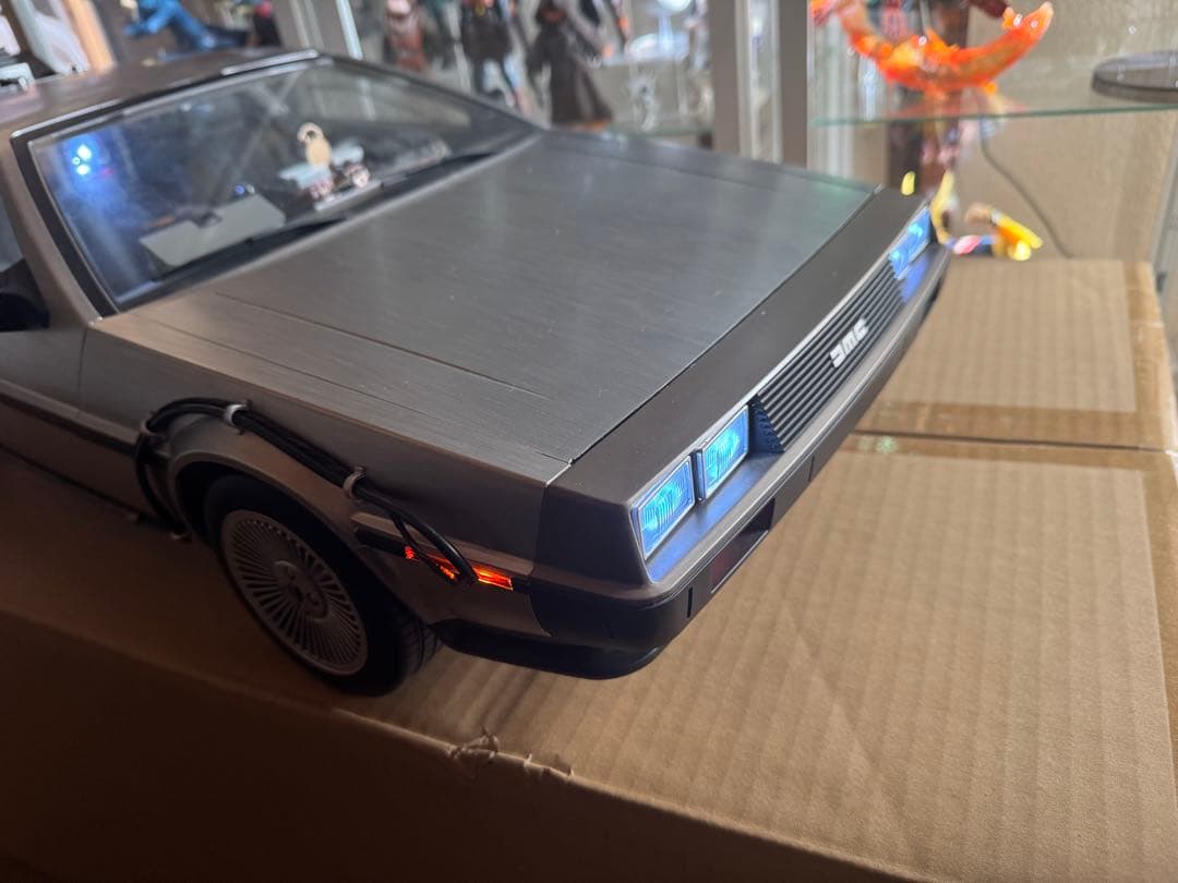 ホットトイズ　デロリアン　『バックトゥザフューチャーpart1』