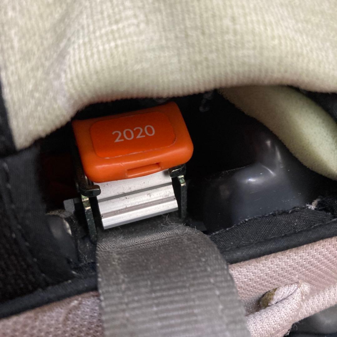 【エールべべ スイングムーン チャイルドシート】