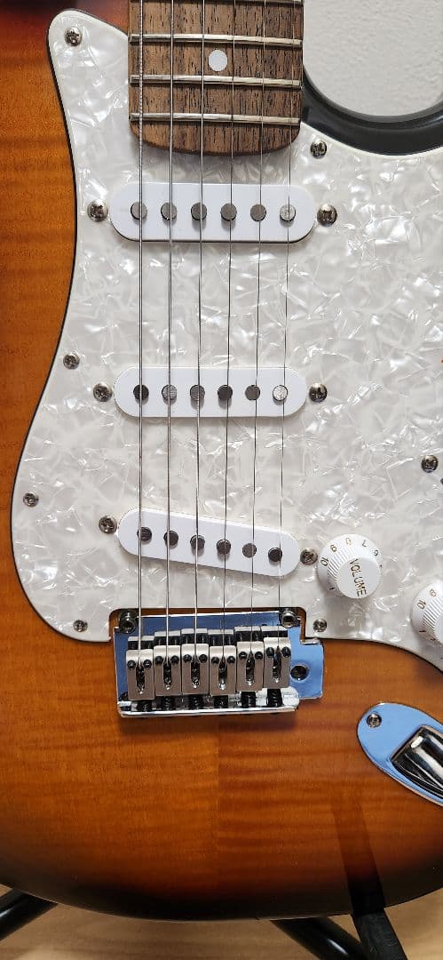 美品】Squier Deluxe Stratocaster
