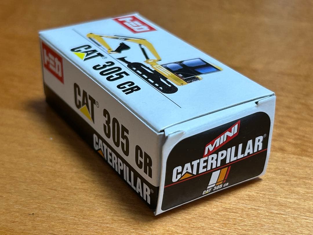 トミカ　CAT303CR、CAT305CR