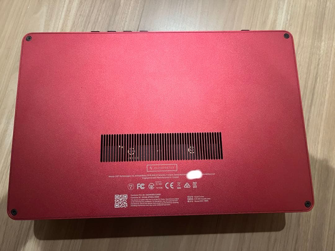 Quad Cortex Limited Edition Red/Gold おまけ